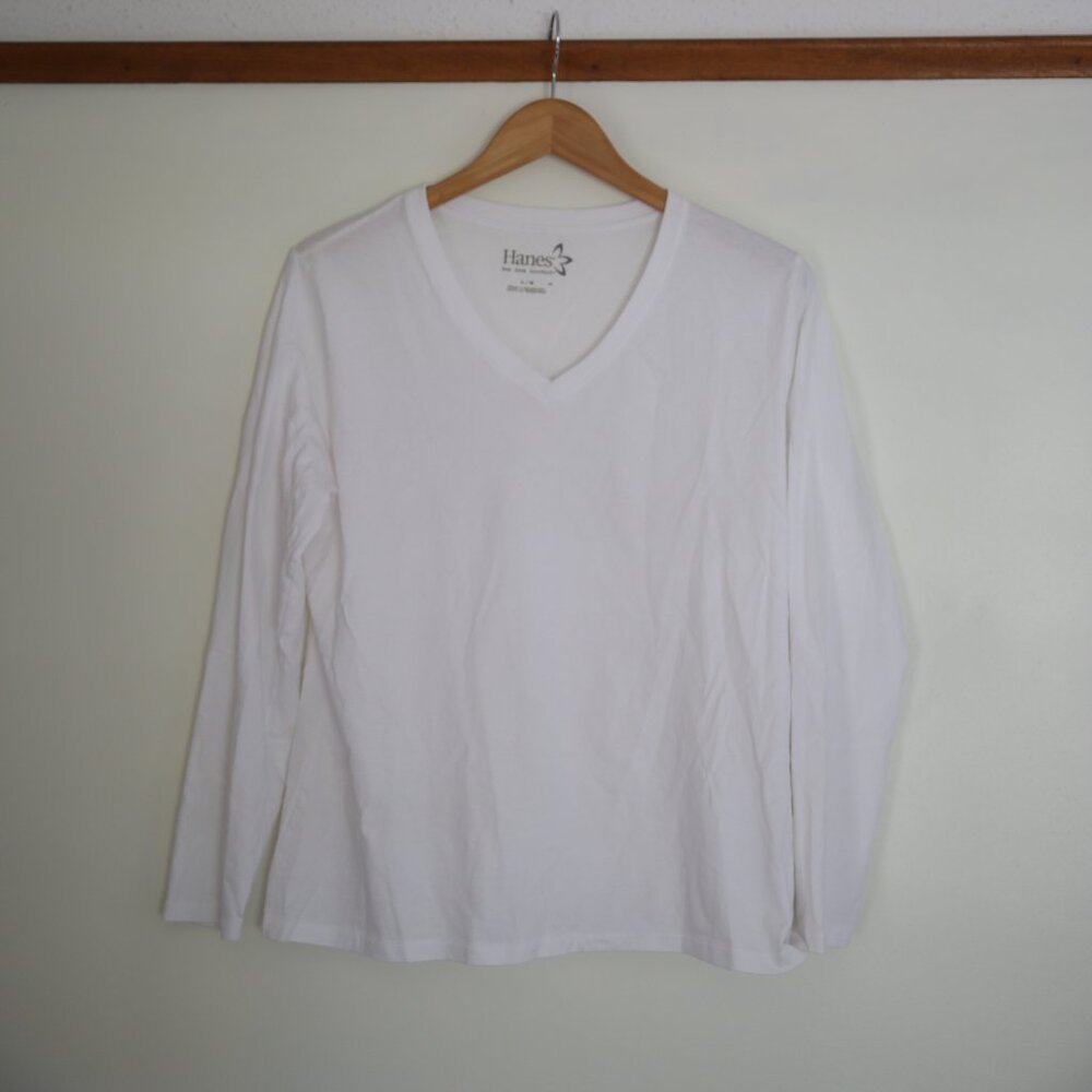 Hanes white v-neck tshirt